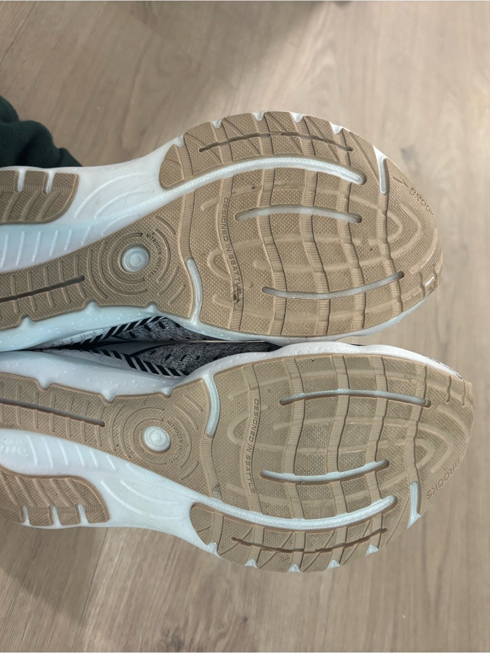 Brooks White and Gray Women’s Athletic Running Shoes - Picture 3 of 4